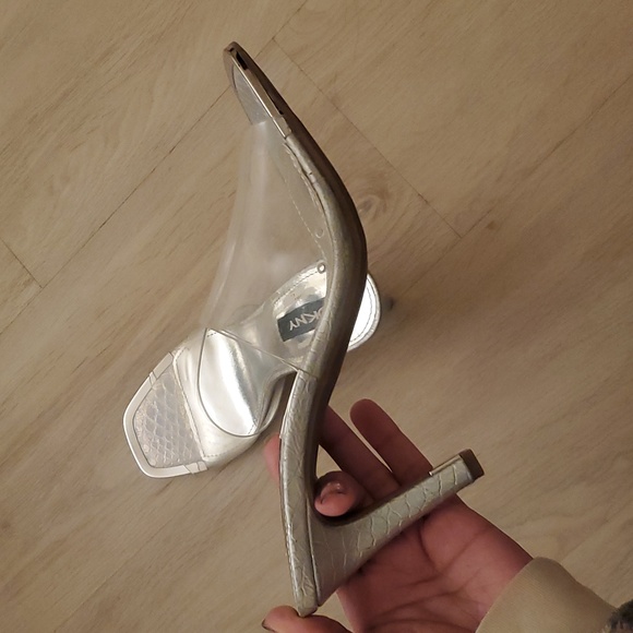 DKNY y2k Bronx Clear Transparent Heels- 7 - Picture 7 of 10